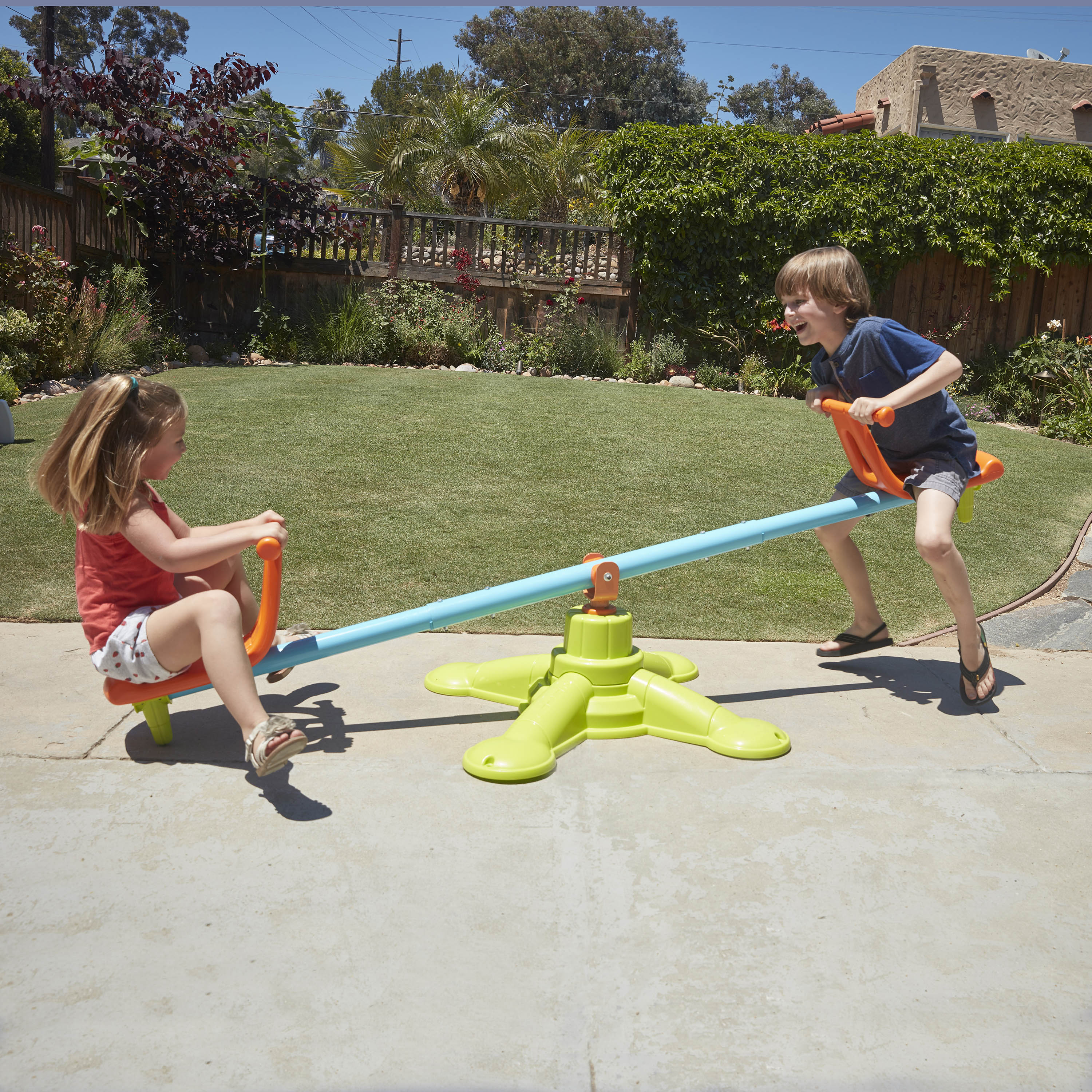 Spinner Seesaw, Spinning 360° Teeter-Totter, Sturdy and Durable for Home, Daycare or Preschool