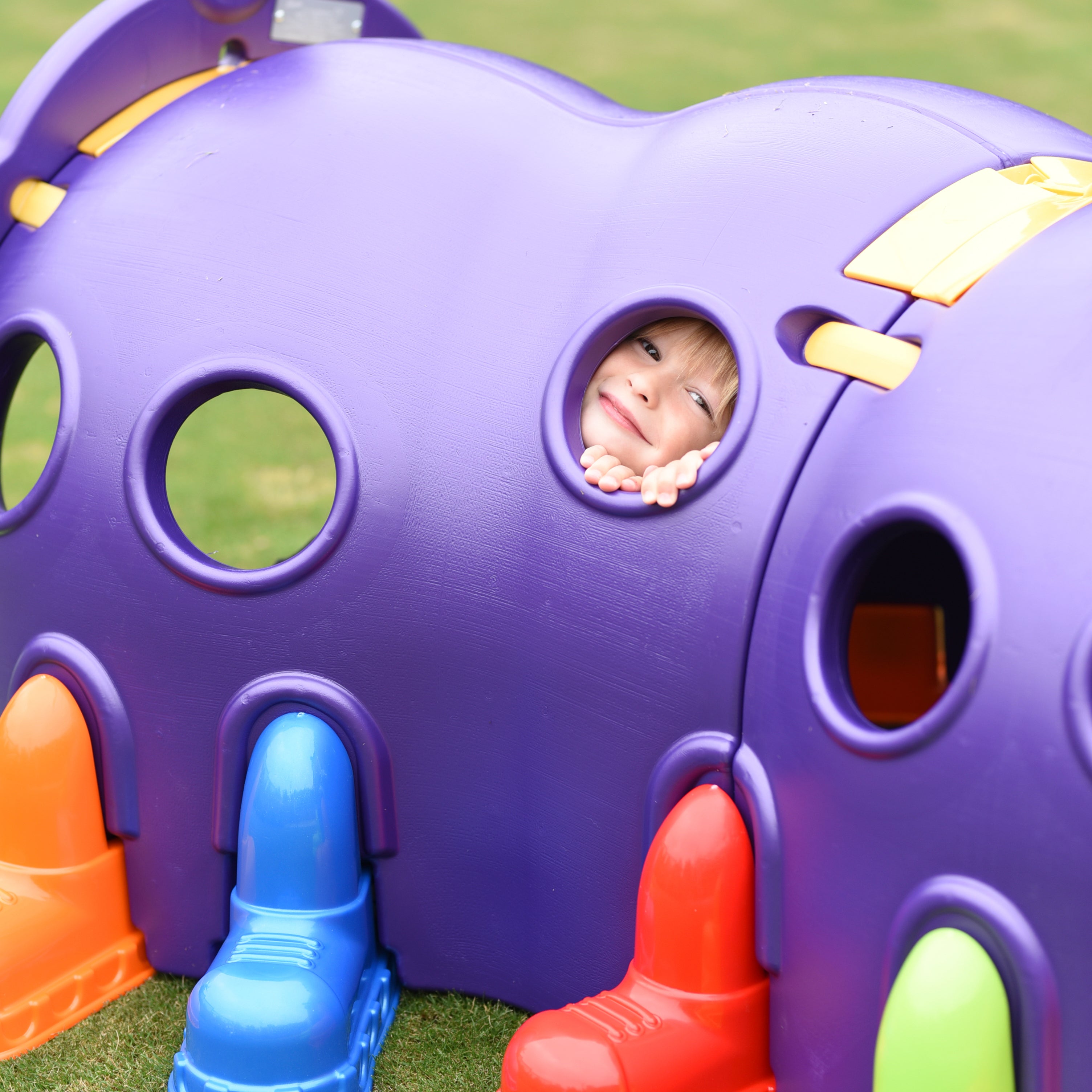 Peek-A-Boo Caterpillar, Play Structure